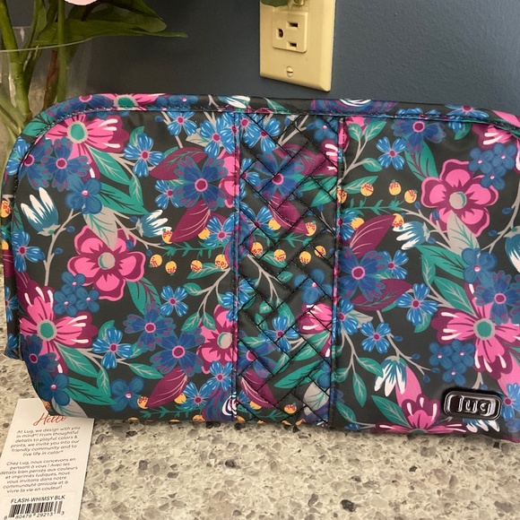 Lug Flash Travel/Cosmetic Case - Picture 1 of 4